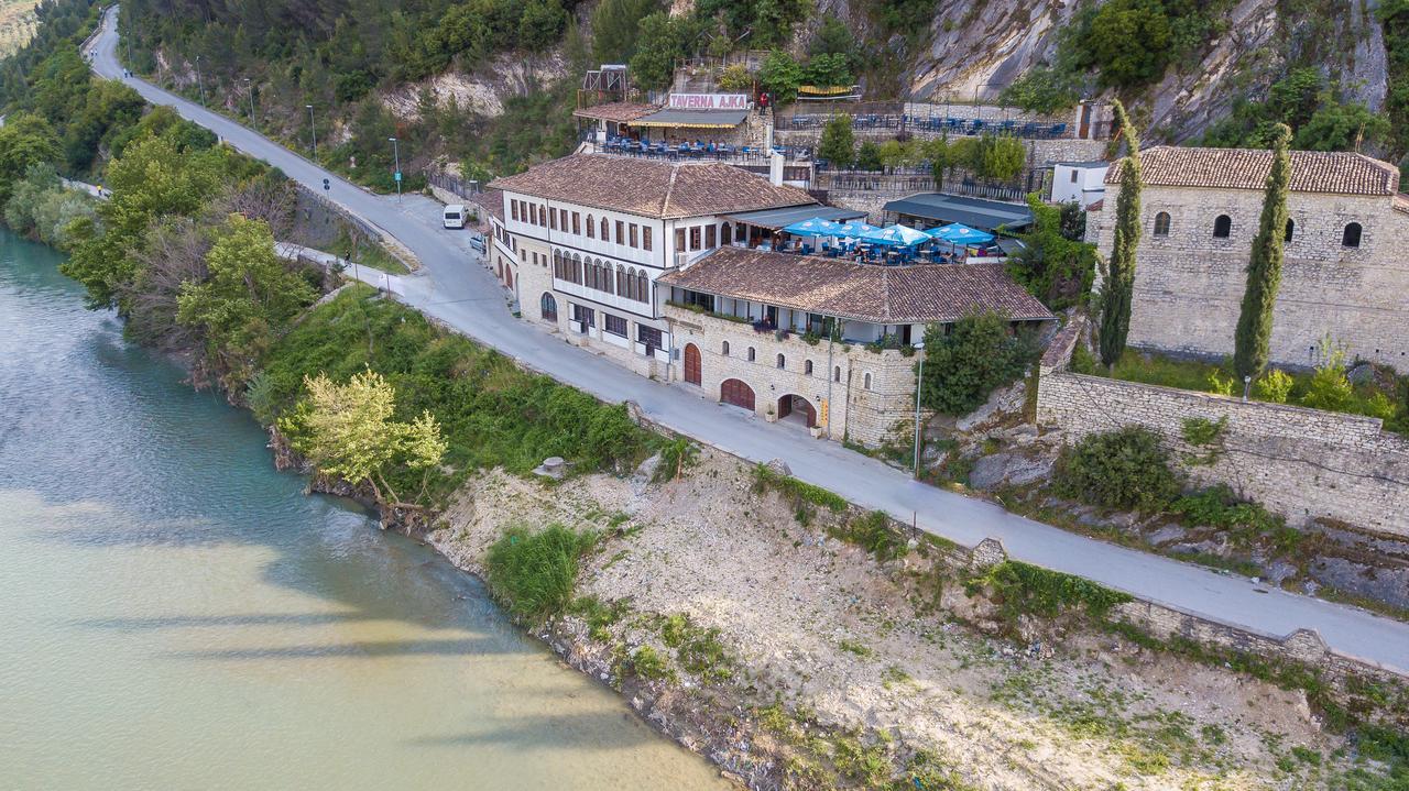 Hotel Ajka Berat Exterior photo