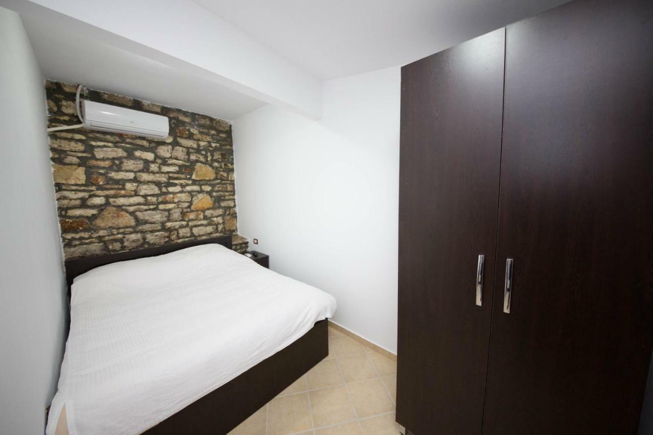 Hotel Ajka Berat Exterior photo