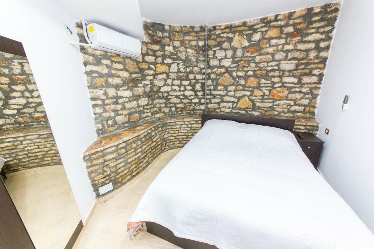 Hotel Ajka Berat Exterior photo