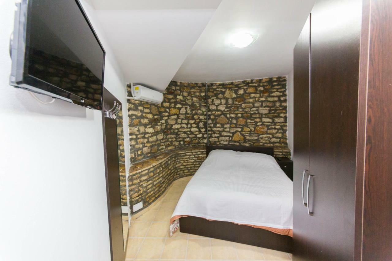Hotel Ajka Berat Exterior photo